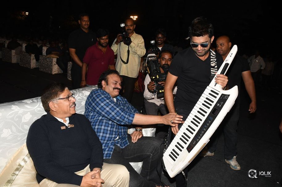 Dhruva-Movie-Pre-Release-Function